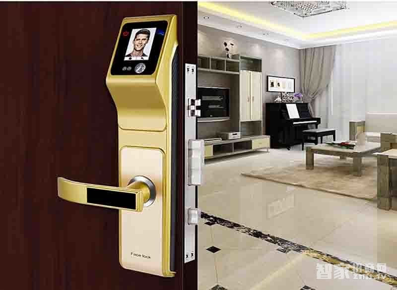 堅(jiān)甲衛(wèi)士紅外人臉識別智能鎖 液晶顯示屏幕