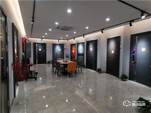 600平米王力南寧新形象旗艦店，開業當天業績就突破30萬！