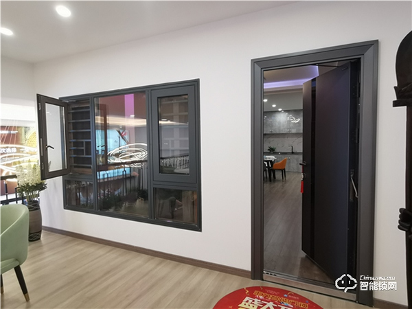 600平米王力南寧新形象旗艦店，開業當天業績就突破30萬！