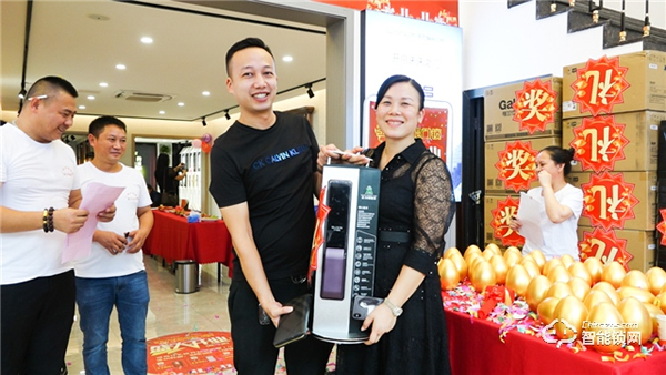 600平米王力南寧新形象旗艦店，開業當天業績就突破30萬！