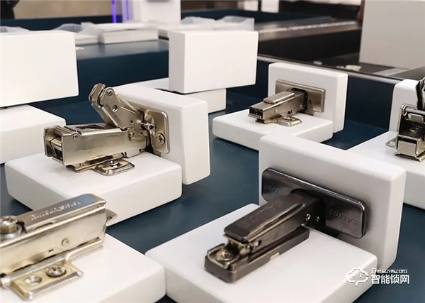 聚焦|頂固新品驚艷亮相2020廣州建博會! 聚焦|頂固新品驚艷亮相2020廣州建博會!