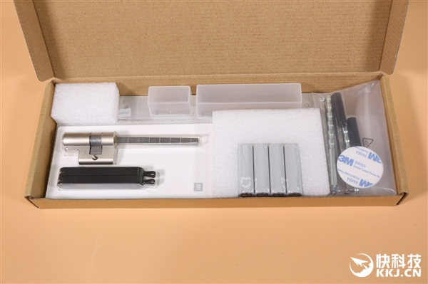 小米首款高端全自動智能鎖圖賞,1699元一觸即開門 小米首款高端全自動智能鎖圖賞,1699元一觸即開門