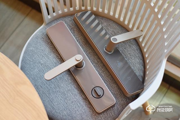 全新配色,小米推出新品智能門鎖,僅1399 全新配色,小米推出新品智能門鎖,僅1399