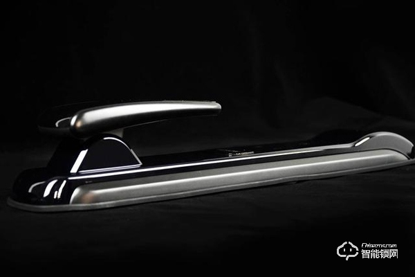 換上人生第一把智能鎖，不帶鑰匙的感覺真是太爽了