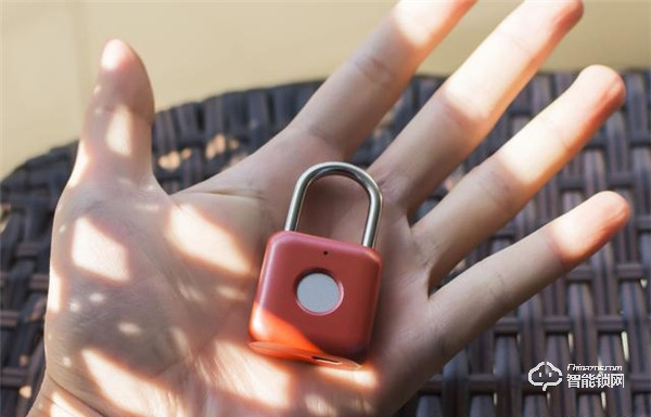 小米有品上架智能指紋掛鎖：指紋一觸即開，待機(jī)可達(dá)一年
