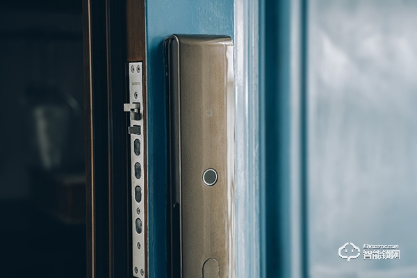 沒有門把手怎么開/鎖門?聯想智能門鎖A1能幫你體驗到 沒有門把手怎么開/鎖門?聯想智能門鎖A1能幫你體驗到