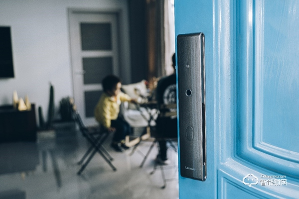 沒有門把手怎么開/鎖門?聯想智能門鎖A1能幫你體驗到 沒有門把手怎么開/鎖門?聯想智能門鎖A1能幫你體驗到