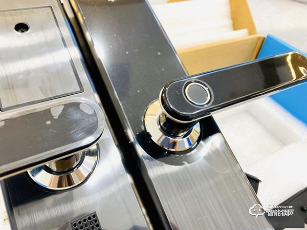 999媲美3999,是誰在攪局智能鎖市場?網(wǎng)友:蘇寧小Biu干的 999媲美3999,是誰在攪局智能鎖市場?網(wǎng)友:蘇寧小Biu干的