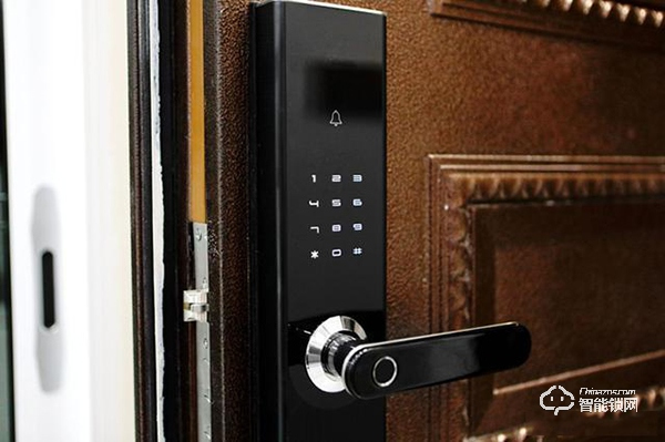 999媲美3999,是誰在攪局智能鎖市場?網(wǎng)友:蘇寧小Biu干的 999媲美3999,是誰在攪局智能鎖市場?網(wǎng)友:蘇寧小Biu干的