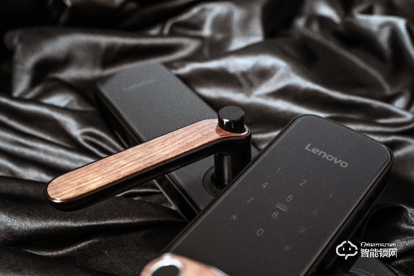 給女神多一份守護(hù) 聯(lián)想智能門鎖E1帶來更精準(zhǔn)的安全