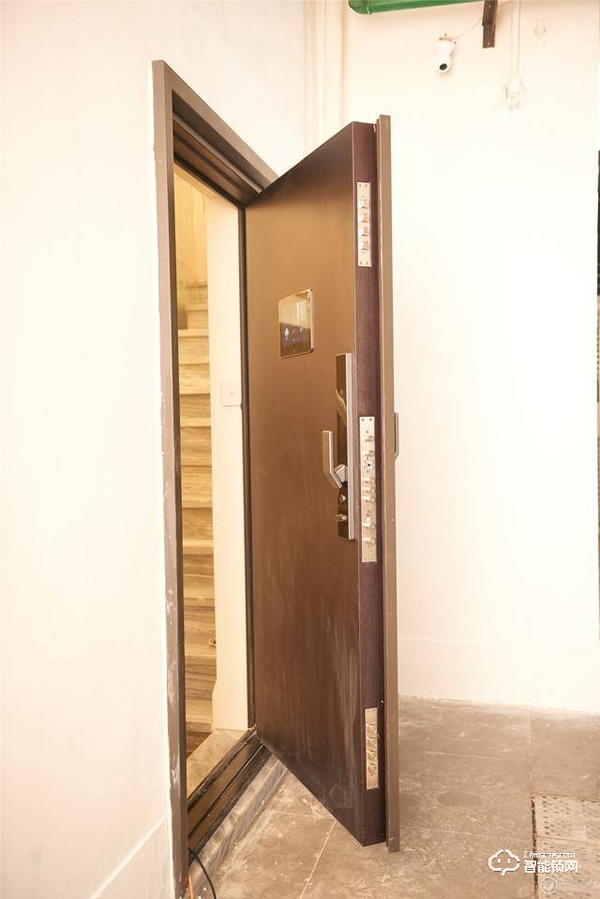 貓眼+智能門鎖，雙層防爆更安全，我換了有品眾籌的智能門