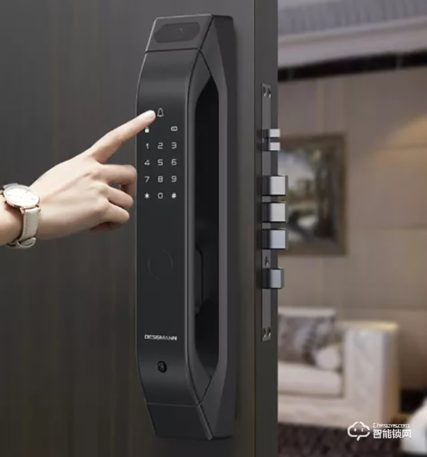 刷個臉秒進屋,這個智能鎖還是個24小時守門人 刷個臉秒進屋,這個智能鎖還是個24小時守門人