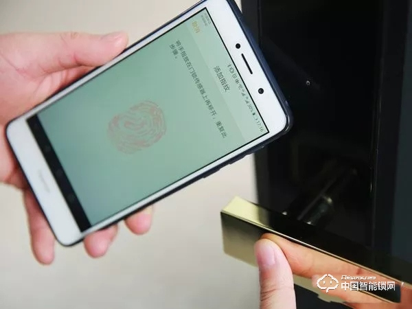 歐瑞博T1智能門鎖體驗:指紋識別精準支持多項智能防護 歐瑞博T1智能門鎖體驗:指紋識別精準支持多項智能防護