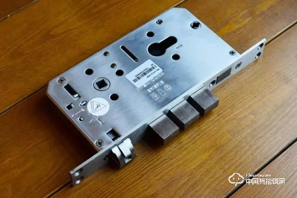 體驗樂橙K5智能指紋鎖:主動防御讓家更安全 體驗樂橙K5智能指紋鎖:主動防御讓家更安全