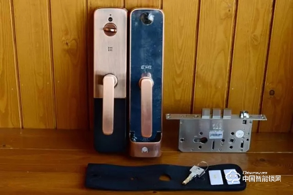 體驗樂橙K5智能指紋鎖:主動防御讓家更安全 體驗樂橙K5智能指紋鎖:主動防御讓家更安全