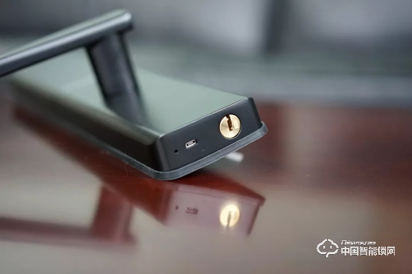 實際測評:亞太天能指紋鎖v1w 展現(xiàn)智能鎖的安全便捷 實際測評:亞太天能指紋鎖v1w 展現(xiàn)智能鎖的安全便捷