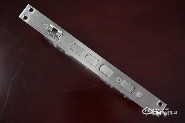 實際測評:亞太天能指紋鎖v1w 展現(xiàn)智能鎖的安全便捷 實際測評:亞太天能指紋鎖v1w 展現(xiàn)智能鎖的安全便捷