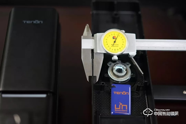 實際測評:亞太天能指紋鎖v1w 展現(xiàn)智能鎖的安全便捷 實際測評:亞太天能指紋鎖v1w 展現(xiàn)智能鎖的安全便捷