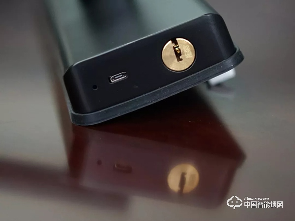 實際測評:亞太天能指紋鎖v1w 展現(xiàn)智能鎖的安全便捷 實際測評:亞太天能指紋鎖v1w 展現(xiàn)智能鎖的安全便捷