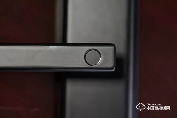 實際測評:亞太天能指紋鎖v1w 展現(xiàn)智能鎖的安全便捷 實際測評:亞太天能指紋鎖v1w 展現(xiàn)智能鎖的安全便捷