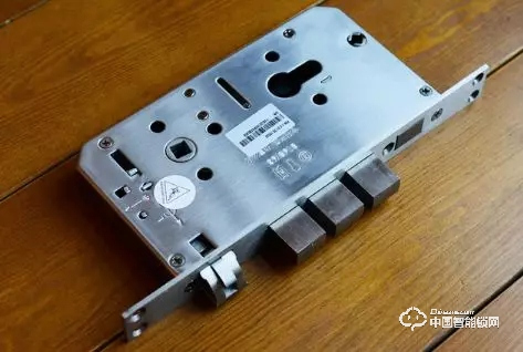 體驗樂橙K5智能指紋鎖:主動防御讓家更安全 體驗樂橙K5智能指紋鎖:主動防御讓家更安全