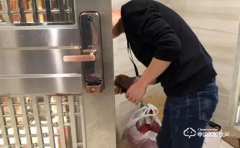 體驗樂橙K5智能指紋鎖:主動防御讓家更安全 體驗樂橙K5智能指紋鎖:主動防御讓家更安全