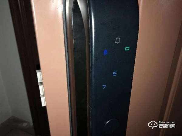 用臉做鑰匙,德施曼小嘀R5人臉識別智能鎖評測 用臉做鑰匙,德施曼小嘀R5人臉識別智能鎖評測
