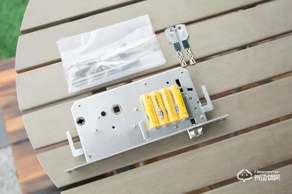 開箱評測 | 創(chuàng)米小白智能門鎖C1,讓每個(gè)家庭因科技而幸福 開箱評測 | 創(chuàng)米小白智能門鎖C1,讓每個(gè)家庭因科技而幸福