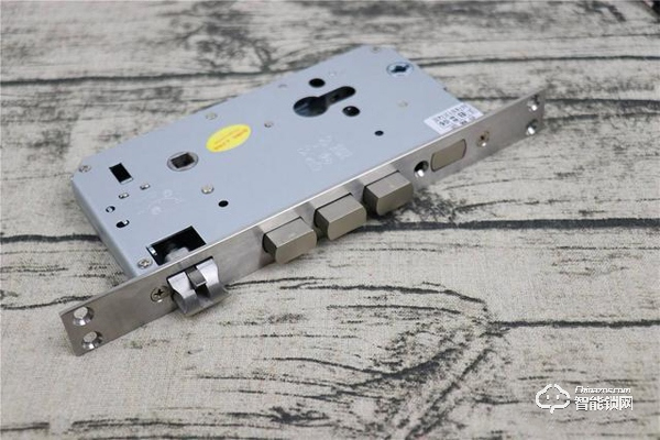 小益E206指紋鎖使用測評 千元鎖表現更出色 小益E206指紋鎖使用測評 千元鎖表現更出色