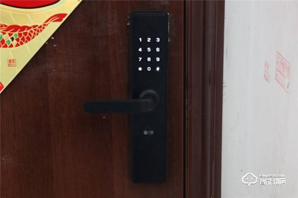 小益E206指紋鎖使用測評 千元鎖表現更出色 小益E206指紋鎖使用測評 千元鎖表現更出色
