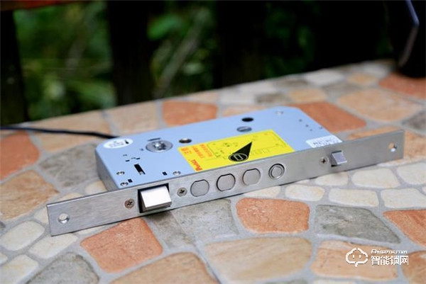 升級(jí)換新，樸墅指靜脈鎖到底有什么特別的？