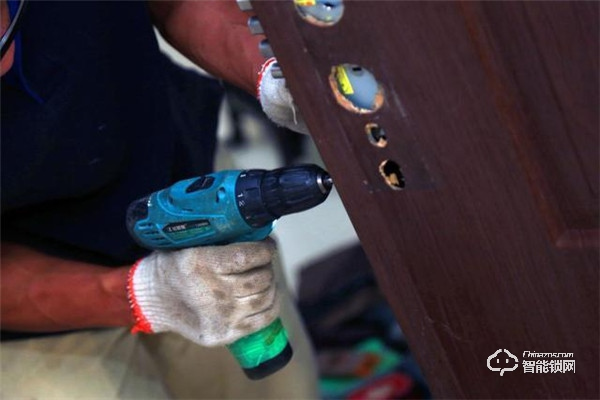 升級(jí)換新，樸墅指靜脈鎖到底有什么特別的？