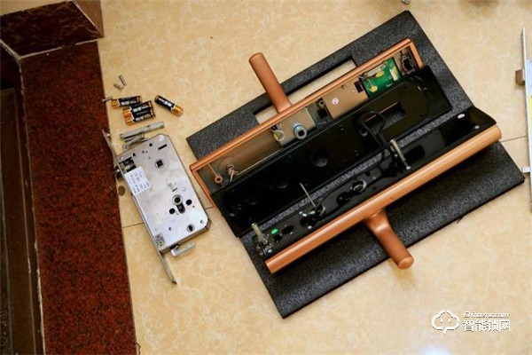 升級(jí)換新，樸墅指靜脈鎖到底有什么特別的？