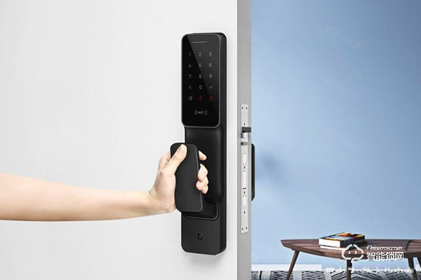 一步推拉，七重安全 | 米家推拉式智能門鎖測評