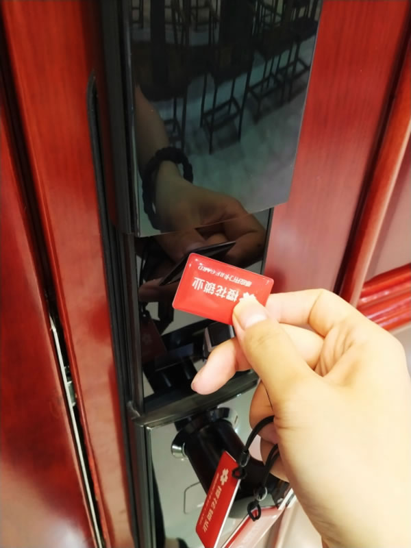 一把冷艷的智能鎖,櫻花指紋鎖新品8288使用測評 一把冷艷的智能鎖,櫻花指紋鎖新品8288使用測評