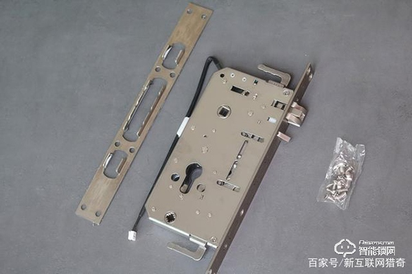 未關(guān)門立即提醒,指紋識(shí)別又快又準(zhǔn),TCL K5智能鎖實(shí)測(cè)體驗(yàn) 未關(guān)門立即提醒,指紋識(shí)別又快又準(zhǔn),TCL K5智能鎖實(shí)測(cè)體驗(yàn)