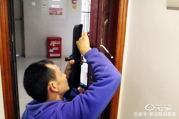 未關(guān)門立即提醒,指紋識(shí)別又快又準(zhǔn),TCL K5智能鎖實(shí)測(cè)體驗(yàn) 未關(guān)門立即提醒,指紋識(shí)別又快又準(zhǔn),TCL K5智能鎖實(shí)測(cè)體驗(yàn)