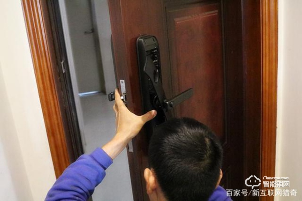 未關(guān)門立即提醒,指紋識(shí)別又快又準(zhǔn),TCL K5智能鎖實(shí)測(cè)體驗(yàn) 未關(guān)門立即提醒,指紋識(shí)別又快又準(zhǔn),TCL K5智能鎖實(shí)測(cè)體驗(yàn)