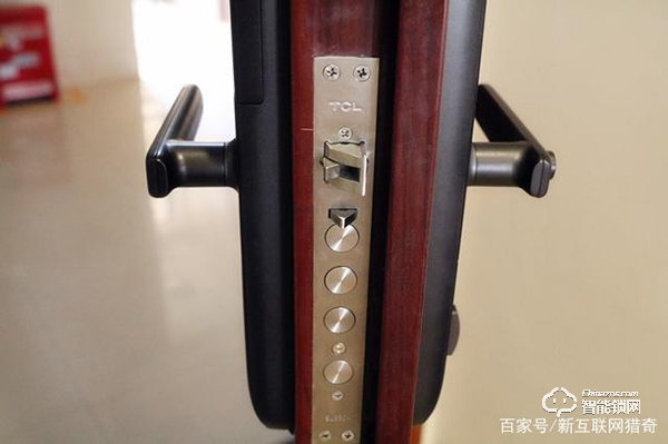 未關(guān)門立即提醒,指紋識(shí)別又快又準(zhǔn),TCL K5智能鎖實(shí)測(cè)體驗(yàn) 未關(guān)門立即提醒,指紋識(shí)別又快又準(zhǔn),TCL K5智能鎖實(shí)測(cè)體驗(yàn)