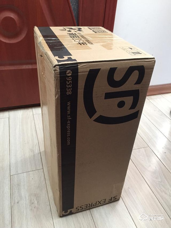 這款云起指紋鎖是榮獲了IF設(shè)計(jì)大獎的產(chǎn)品設(shè)計(jì)材質(zhì)做工都無可挑剔 這款云起指紋鎖是榮獲了IF設(shè)計(jì)大獎的產(chǎn)品設(shè)計(jì)材質(zhì)做工都無可挑剔