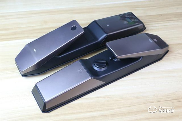 TCL智能鎖實(shí)力攪局,外觀新穎別樹一幟,一鍵開關(guān)更方便 TCL智能鎖實(shí)力攪局,外觀新穎別樹一幟,一鍵開關(guān)更方便