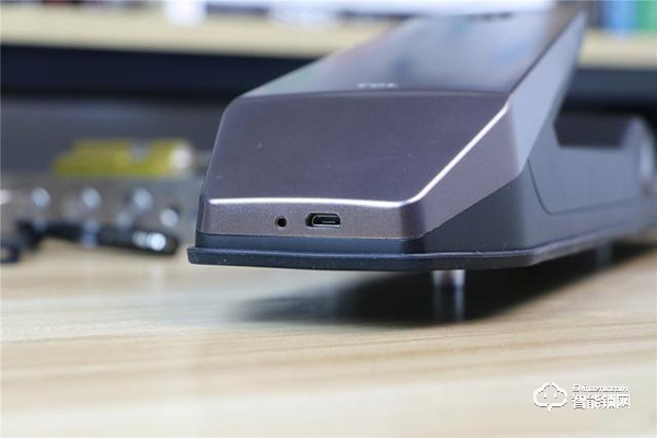 TCL智能鎖實(shí)力攪局,外觀新穎別樹一幟,一鍵開關(guān)更方便 TCL智能鎖實(shí)力攪局,外觀新穎別樹一幟,一鍵開關(guān)更方便