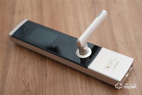 青稞智能鎖T7拆機(jī)評測,售價2999除了屏幕還有華為智卡認(rèn)證! 青稞智能鎖T7拆機(jī)評測,售價2999除了屏幕還有華為智卡認(rèn)證!