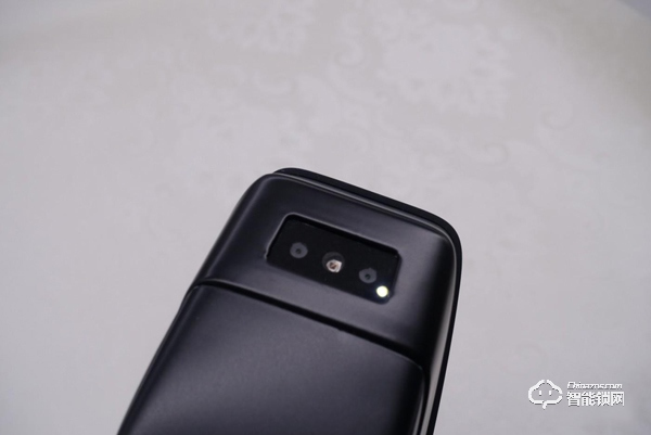 小嘀R5智能鎖評測：把“人臉”當(dāng)鑰匙，0.6秒即可解鎖 | 鈦極客