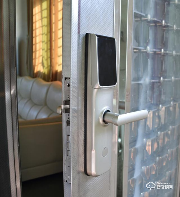 西勒奇指紋智能鎖好不好,指紋鎖對(duì)于馬大哈來說也很實(shí)用 西勒奇指紋智能鎖好不好,指紋鎖對(duì)于馬大哈來說也很實(shí)用