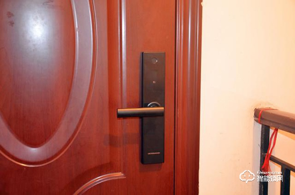 德施曼指紋鎖怎么樣?阿里云智能鎖、小嘀T7、小嘀指紋鎖V5測評 德施曼指紋鎖怎么樣?阿里云智能鎖、小嘀T7、小嘀指紋鎖V5測評