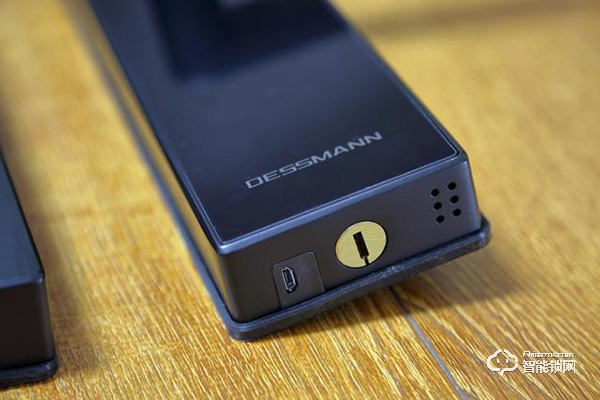 指紋鎖什么品牌好？德施曼、鹿客、派瑞軍工裝甲智能鎖試用測評