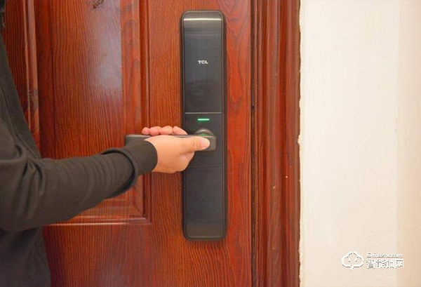 快、準、狠!TCL K5 打造王牌實力真智能鎖,上手體驗 快、準、狠!TCL K5 打造王牌實力真智能鎖,上手體驗