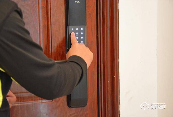 快、準、狠!TCL K5 打造王牌實力真智能鎖,上手體驗 快、準、狠!TCL K5 打造王牌實力真智能鎖,上手體驗