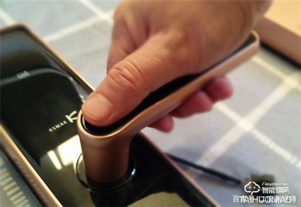 誰說老房子舊防盜門不能用指紋鎖?金指碼SK1指紋鎖來幫忙 誰說老房子舊防盜門不能用指紋鎖?金指碼SK1指紋鎖來幫忙